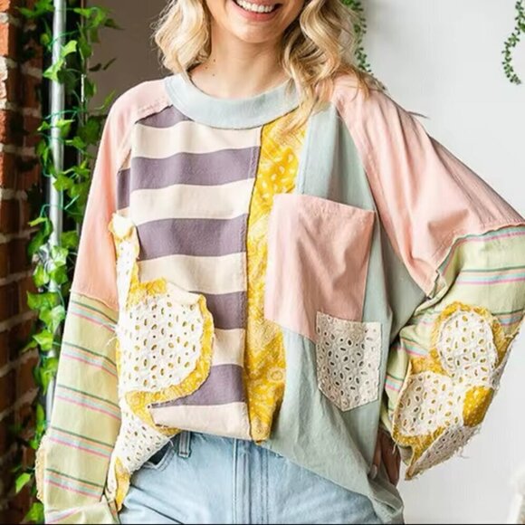 Appliqued Floral Lightweight Oversized Sweatshirt Size Large NWOT - Picture 15 of 16